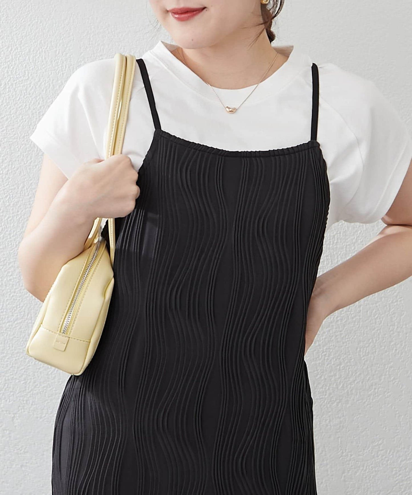 nane 波浪提花圖案吊帶連衣裙