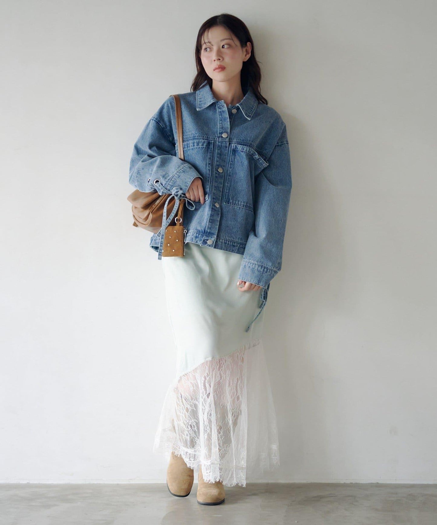 可拆卸蝴蝶結設計 牛仔夾克