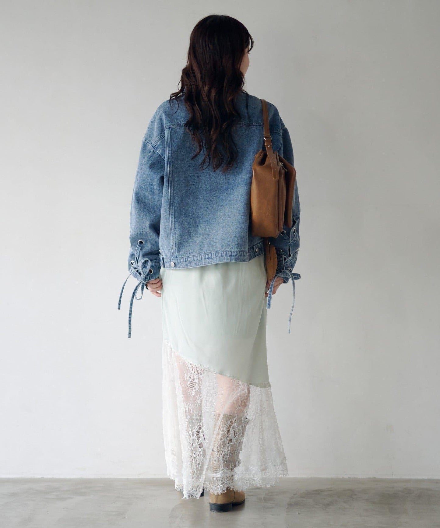 可拆卸蝴蝶結設計 牛仔夾克