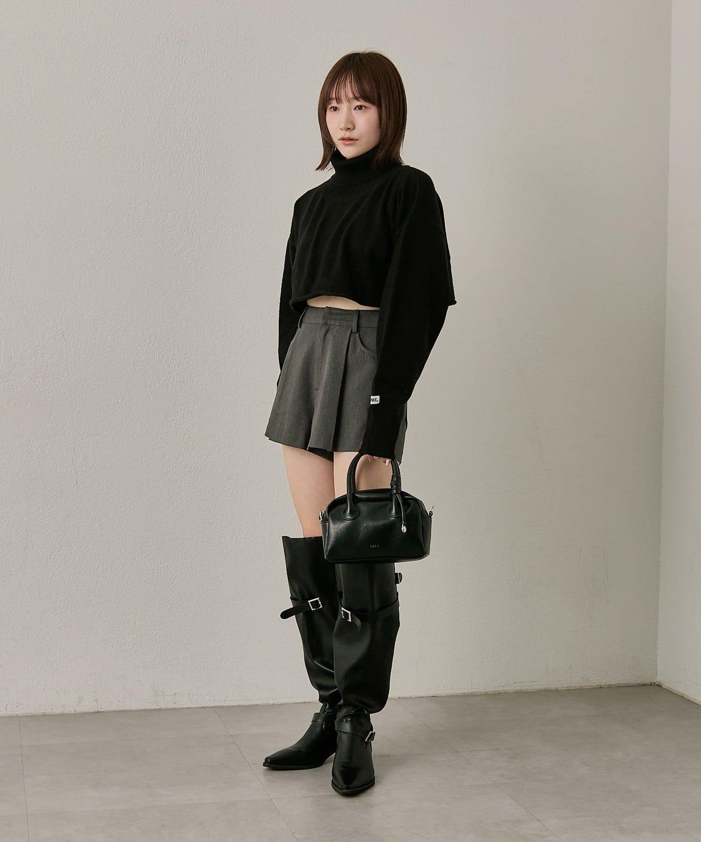 mline 短款高領針織上衣