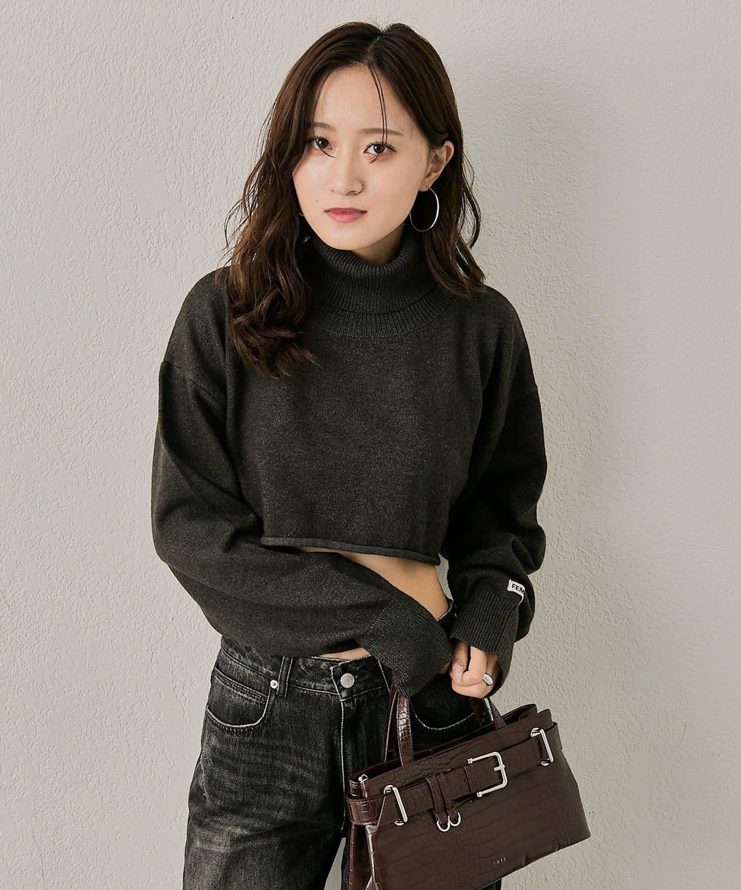 mline 短款高領針織上衣