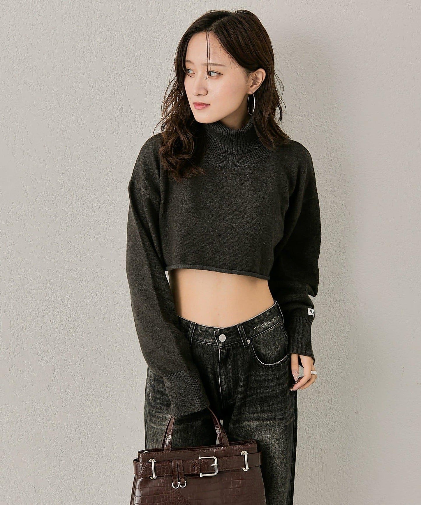 mline 短款高領針織上衣