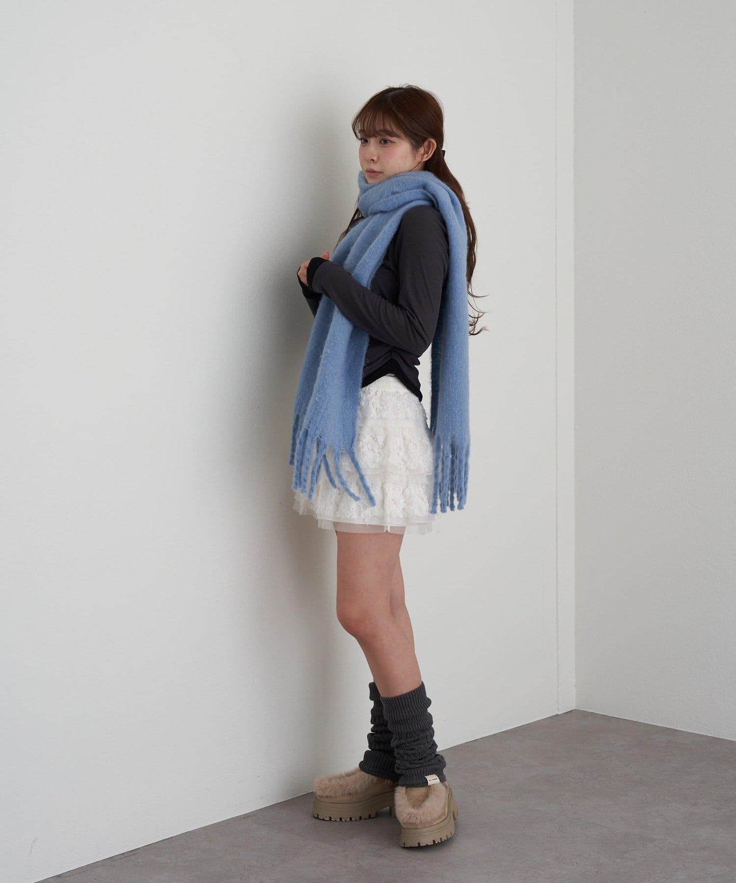 RAY CASSIN 皮革貼片圍巾