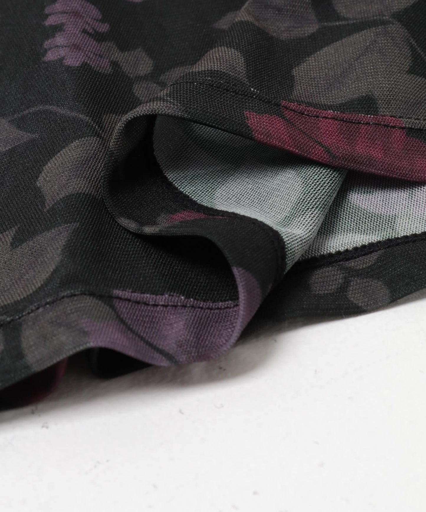 花卉圖案半高領上衣 AMOMENTO FLORAL MOCK NECK TOP