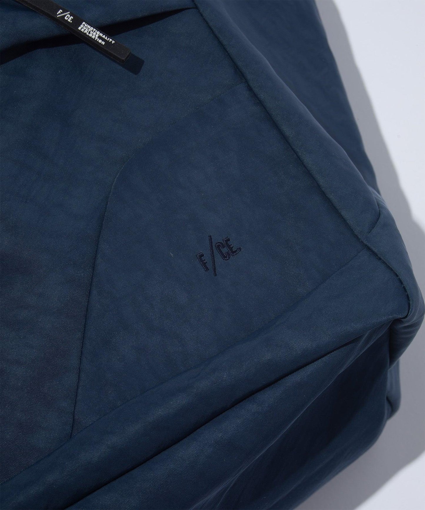 F/CE. TEXTURED TWILL FUROSHIKI 2WAY SHOULDER 紋理斜紋風呂敷設計單肩包