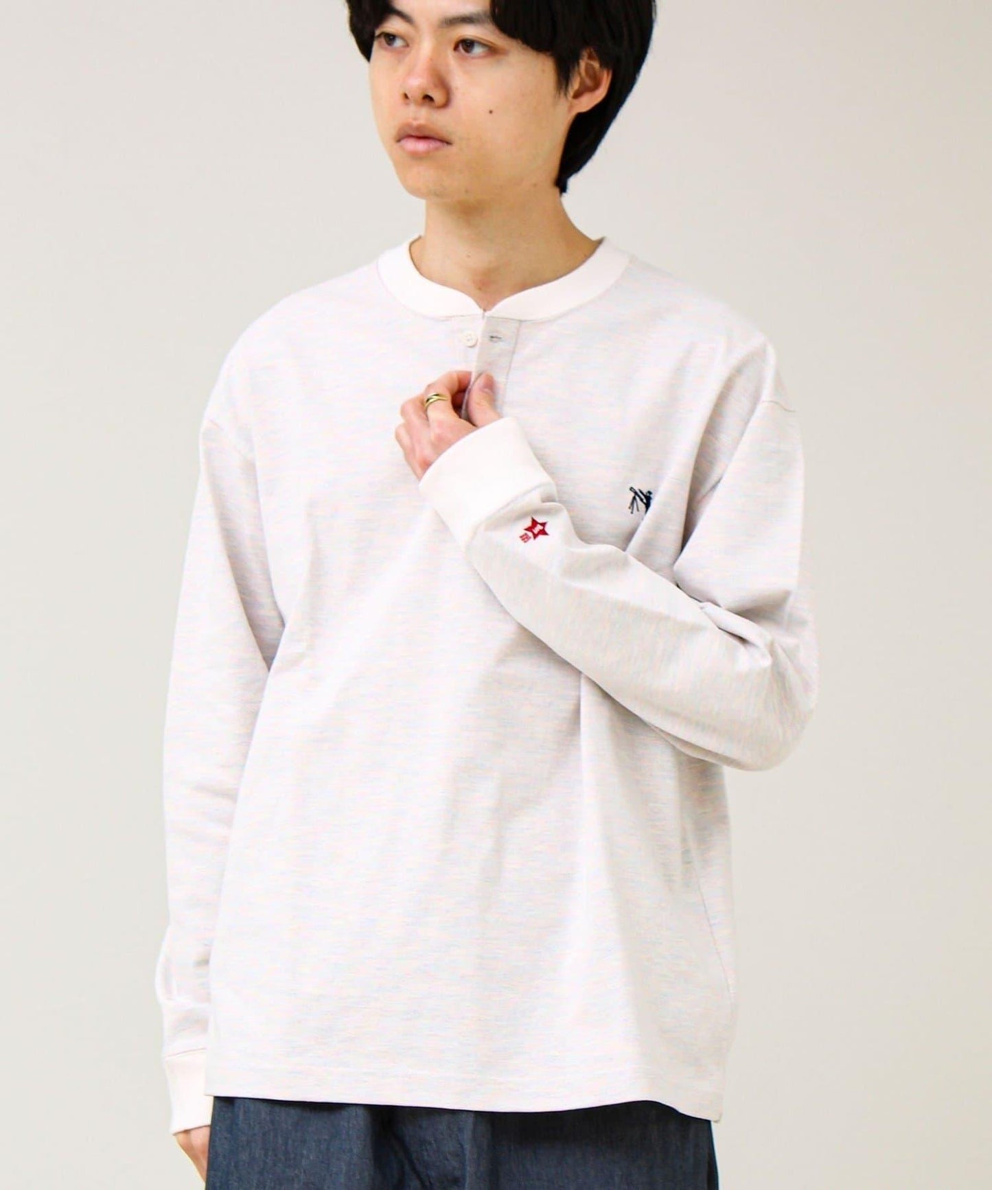 BOY刺繡 內裡漸變 亨利領 長袖T恤