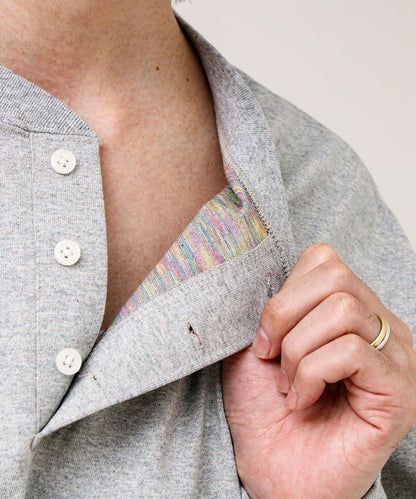 BOY刺繡 內裡漸變 亨利領 長袖T恤