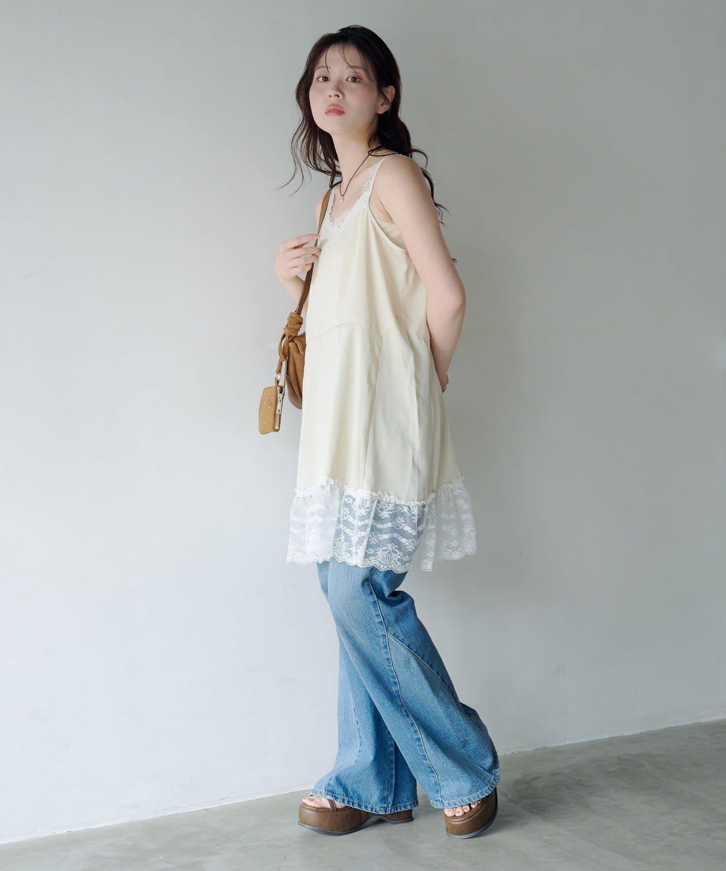 2026SS目錄 緞面蕾絲長版上衣