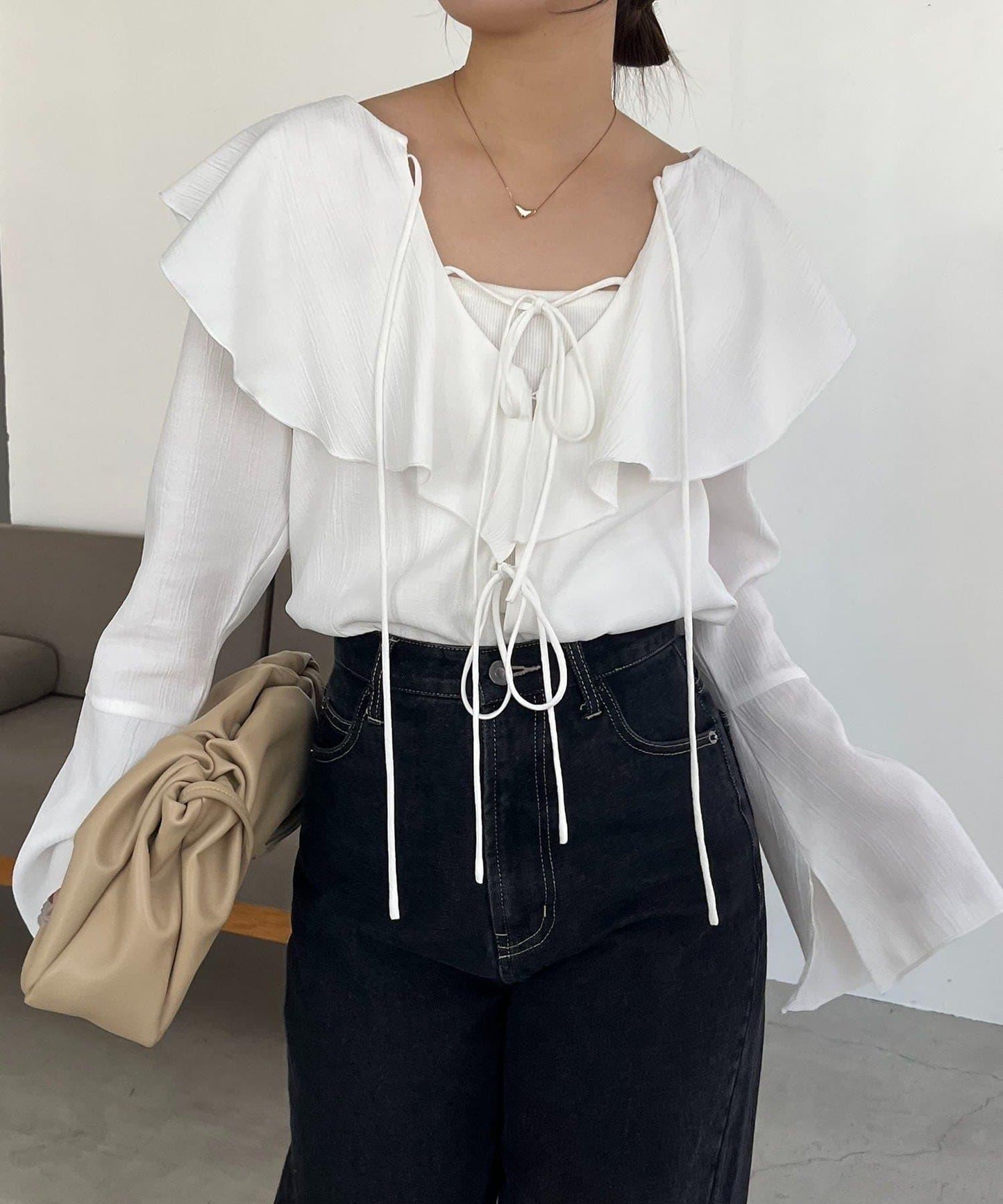 荷葉邊蝴蝶結襯衫