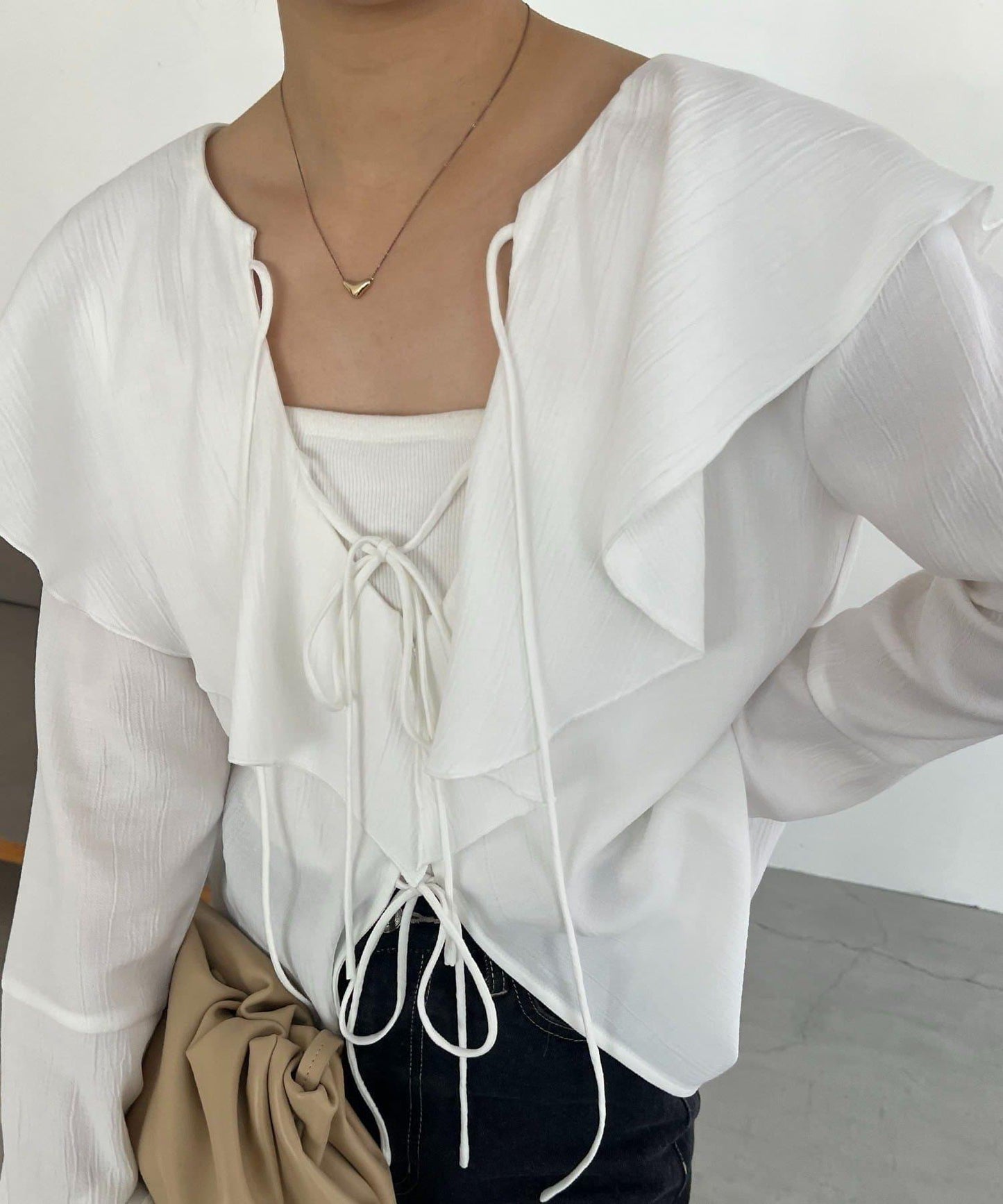 荷葉邊蝴蝶結襯衫