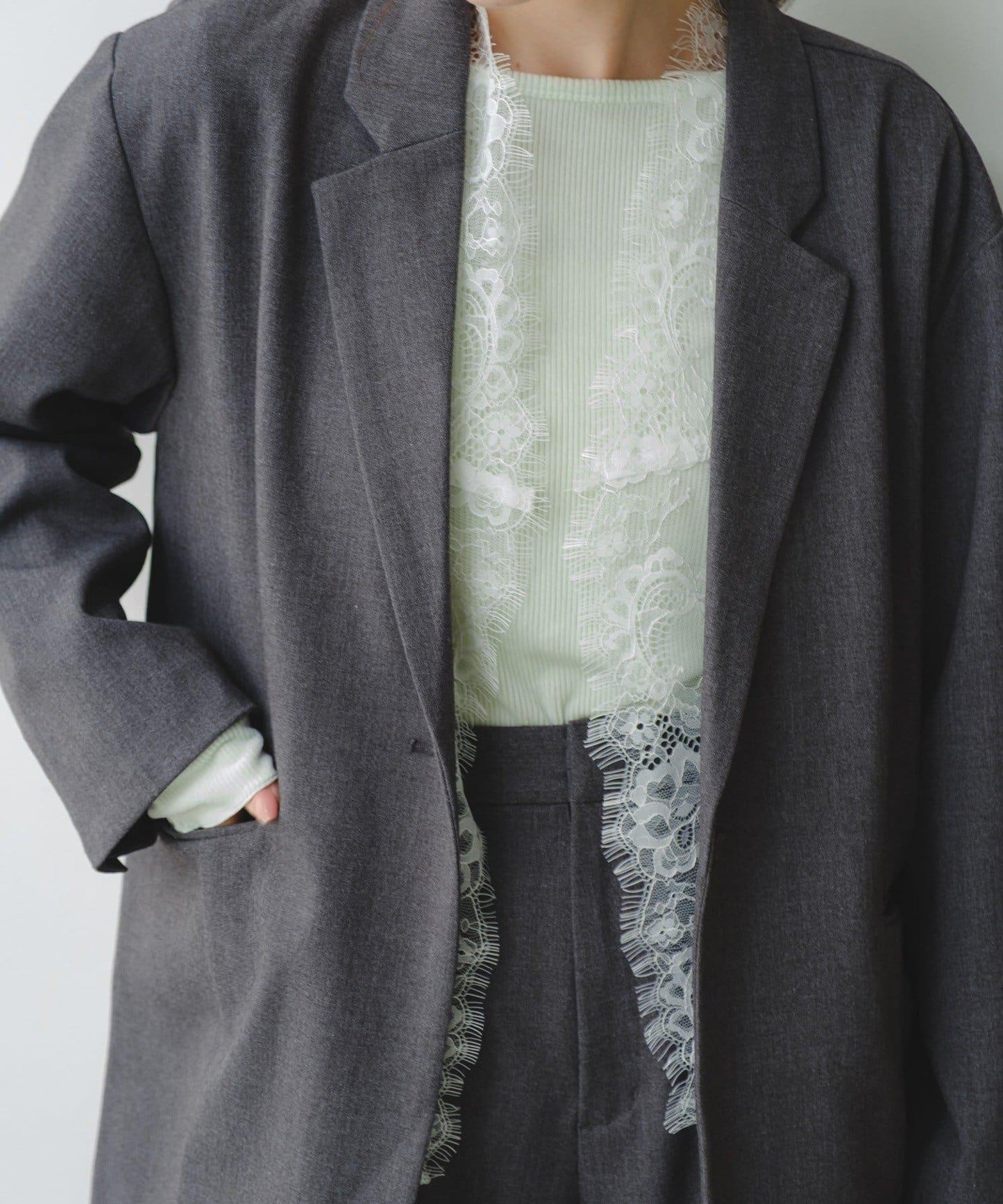 可拆卸蕾絲多方式設計夾克