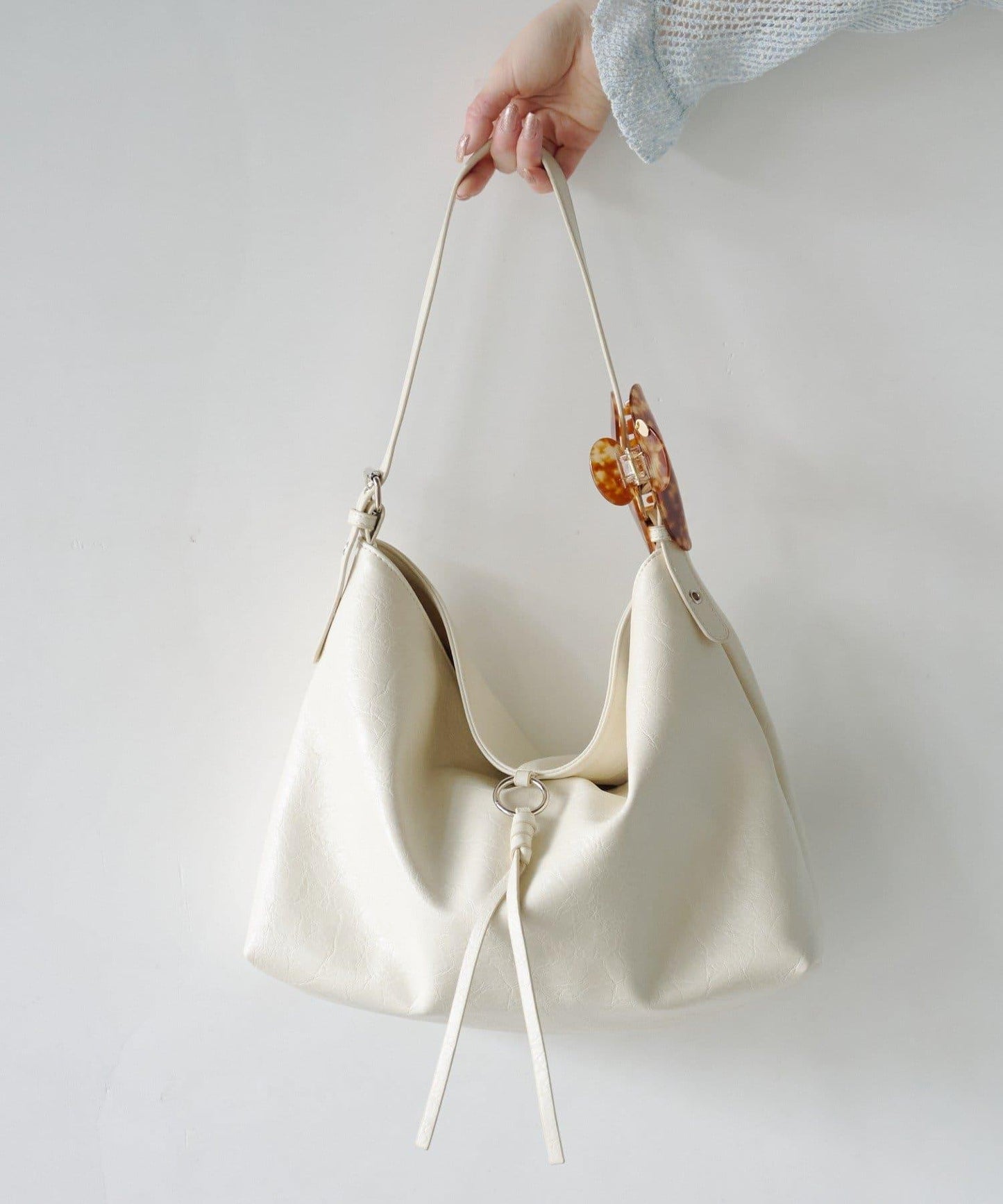 可收納500ml飲料瓶 流蘇設計 單肩包