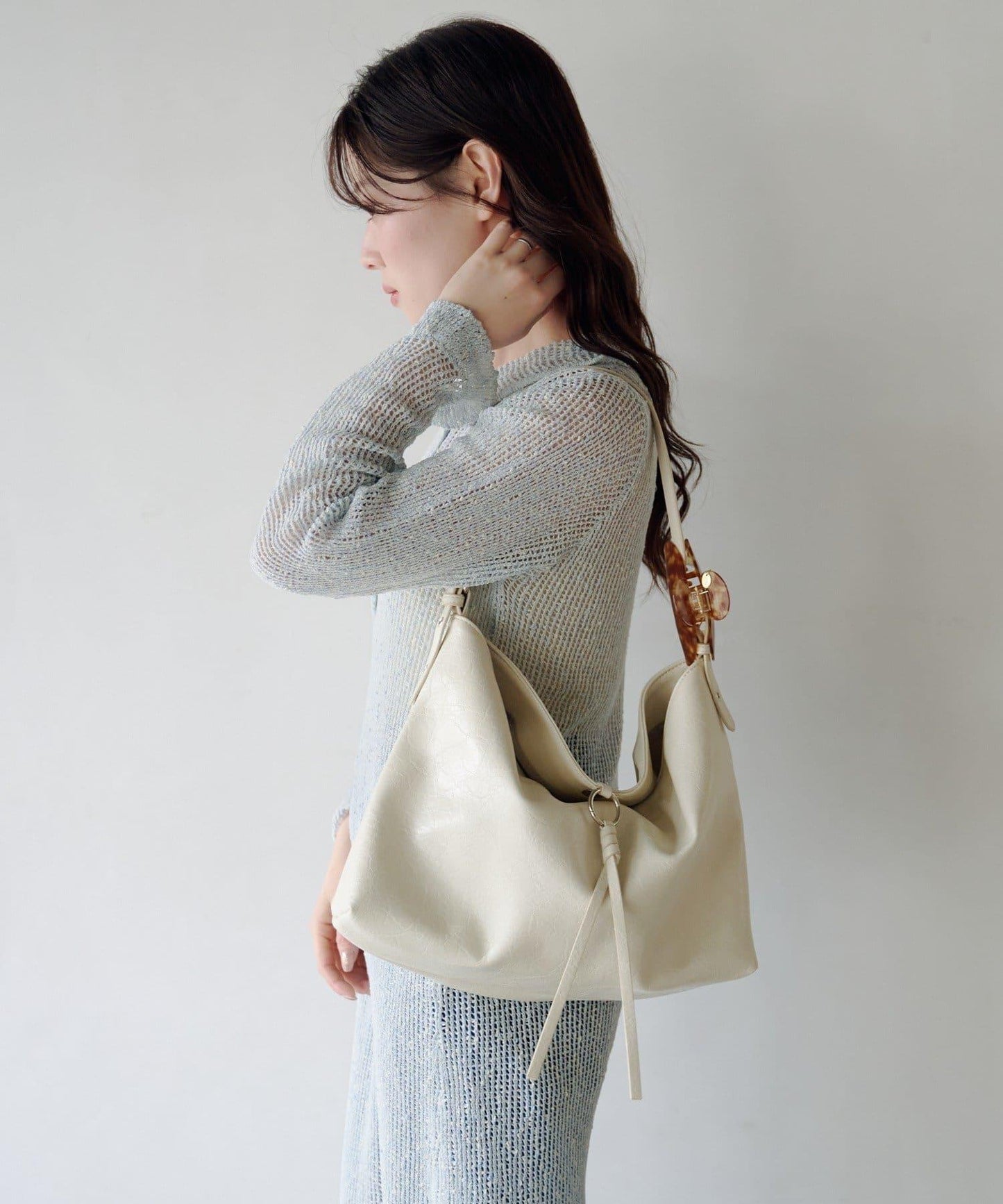 可收納500ml飲料瓶 流蘇設計 單肩包