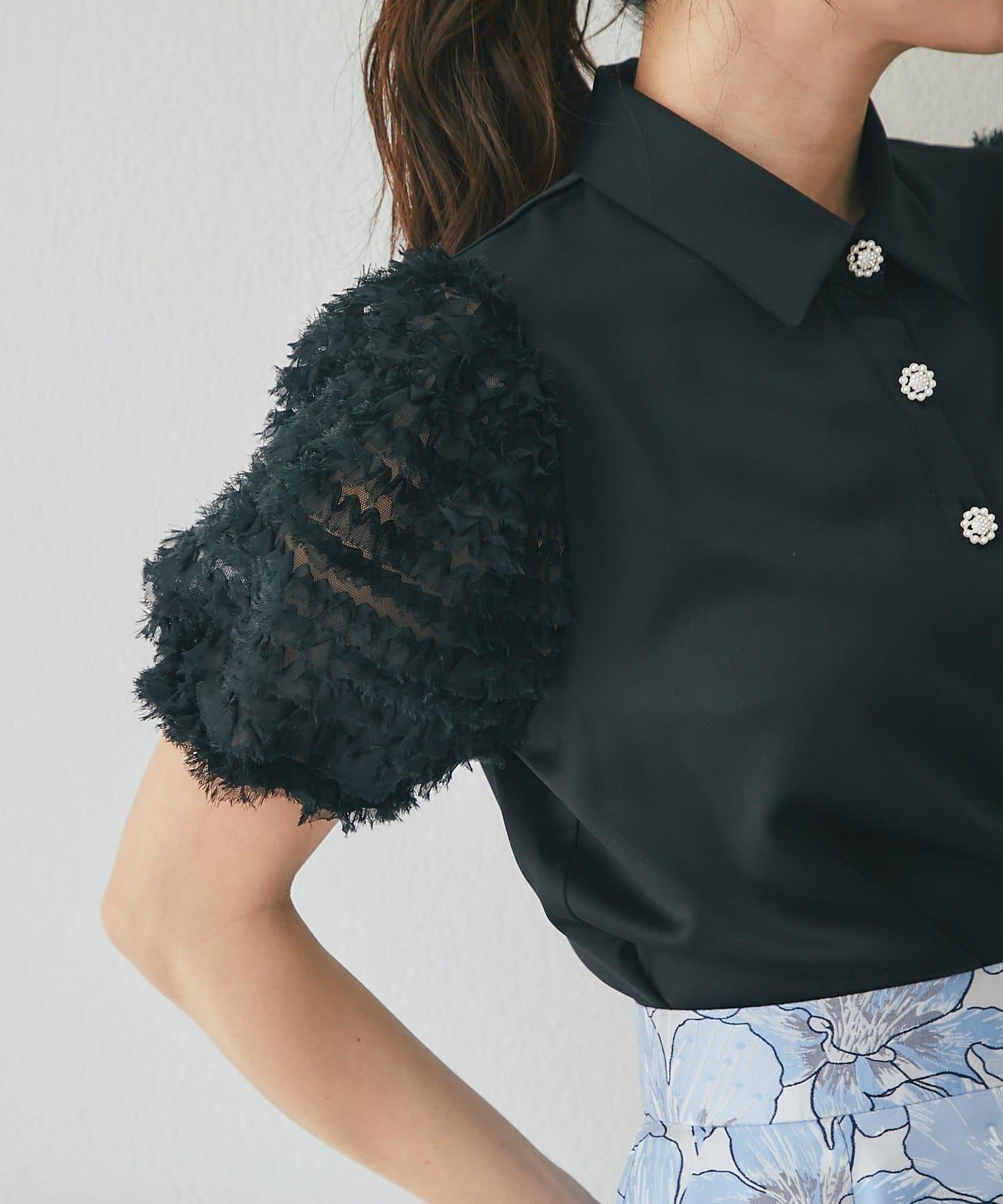 荷葉邊網紗袖 釘珠紐扣 女襯衫