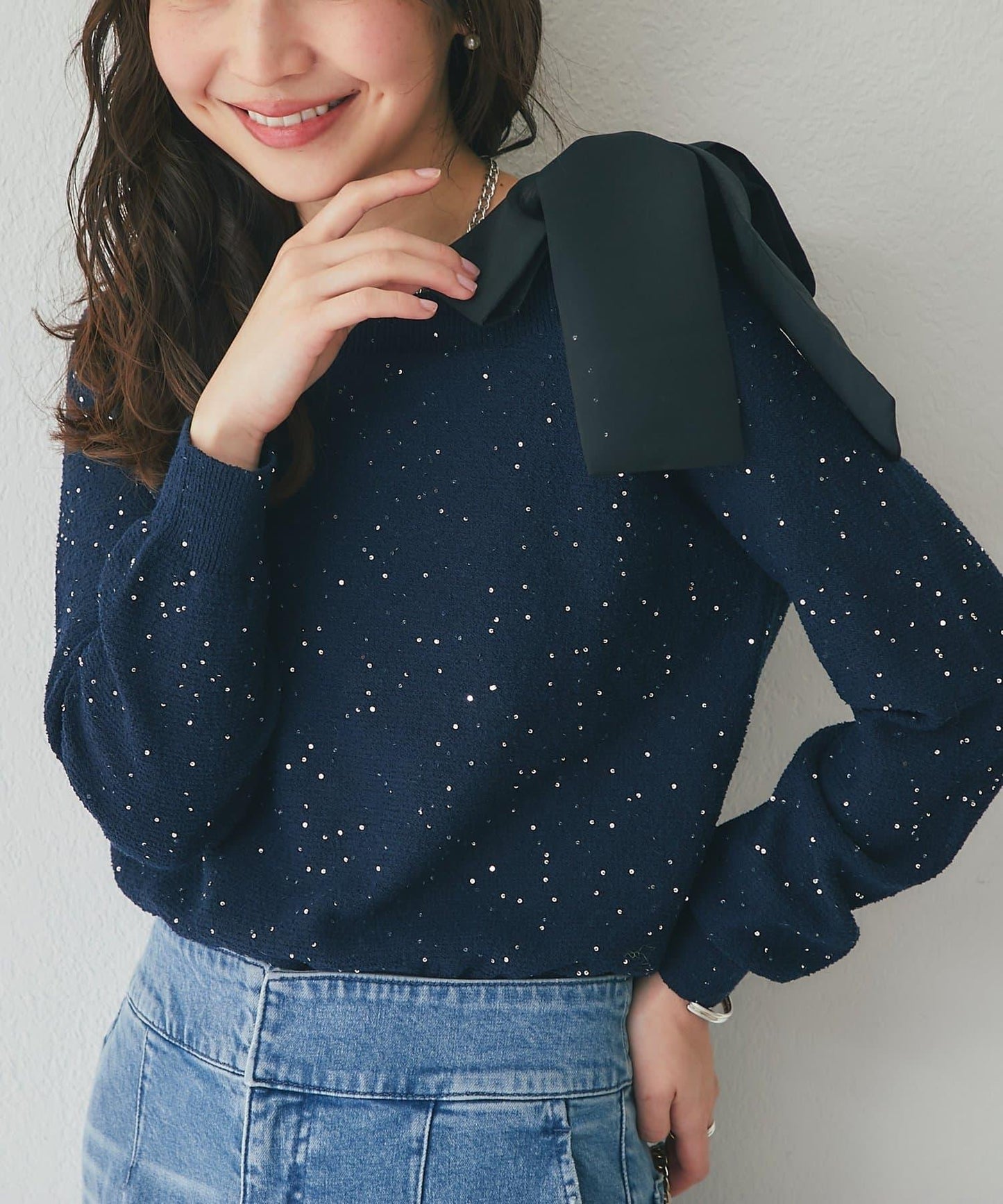 亮片圈圈紗露肩蝴蝶結針織上衣