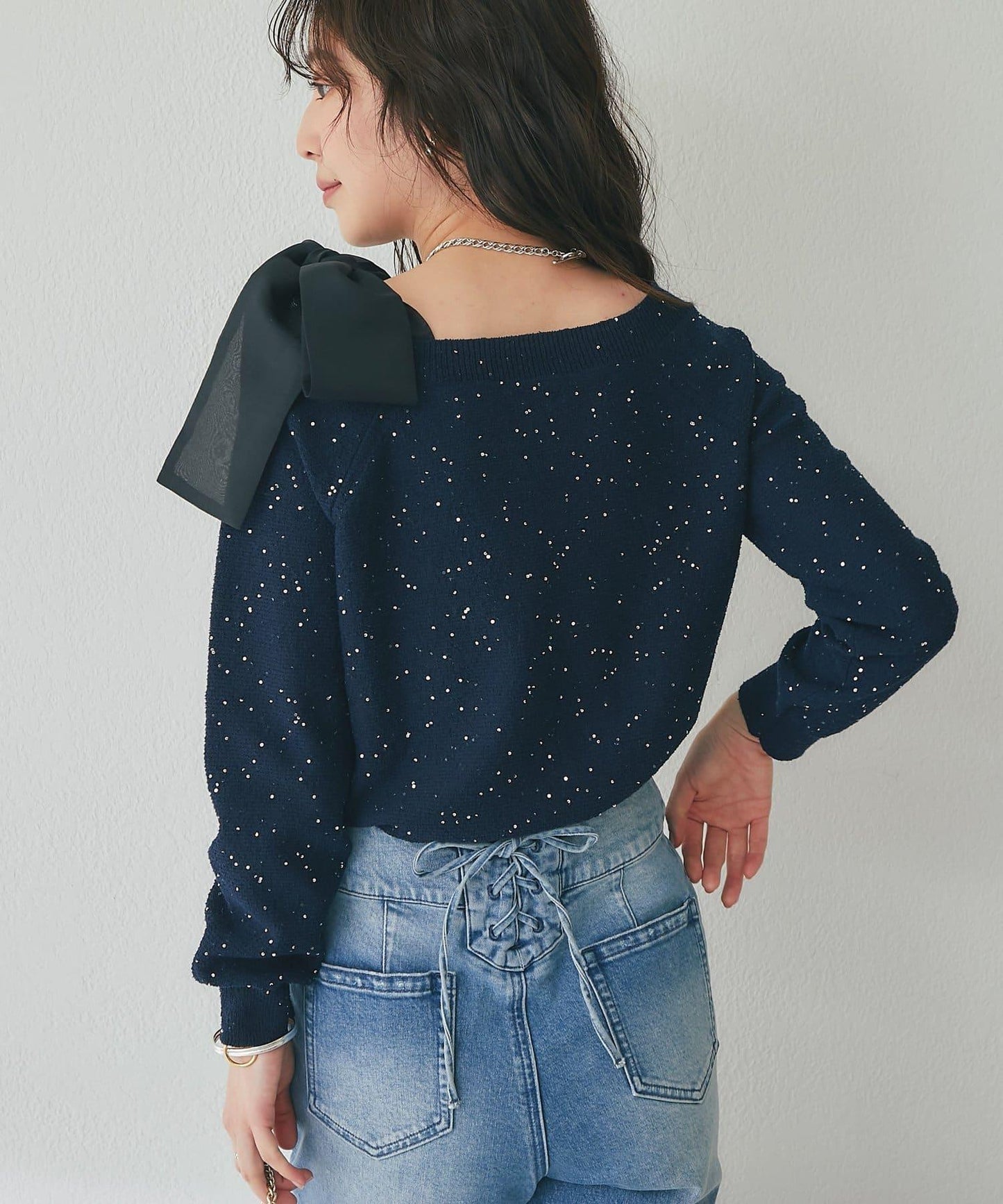 亮片圈圈紗露肩蝴蝶結針織上衣