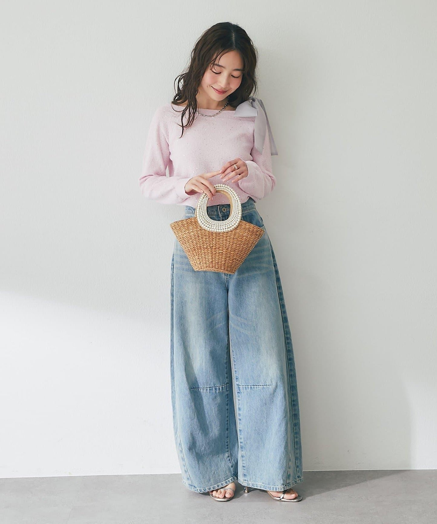 亮片圈圈紗露肩蝴蝶結針織上衣