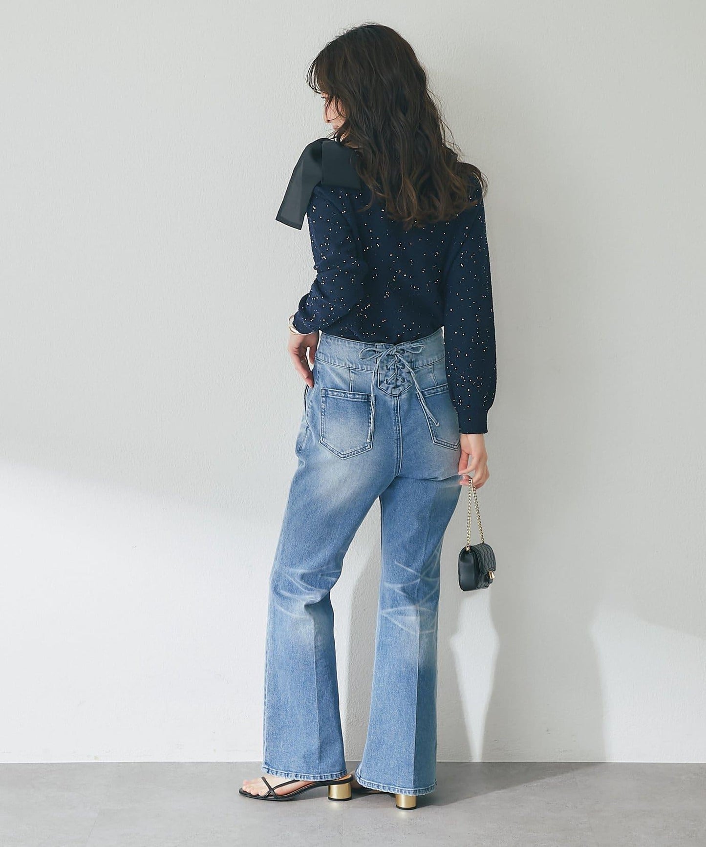 亮片圈圈紗露肩蝴蝶結針織上衣