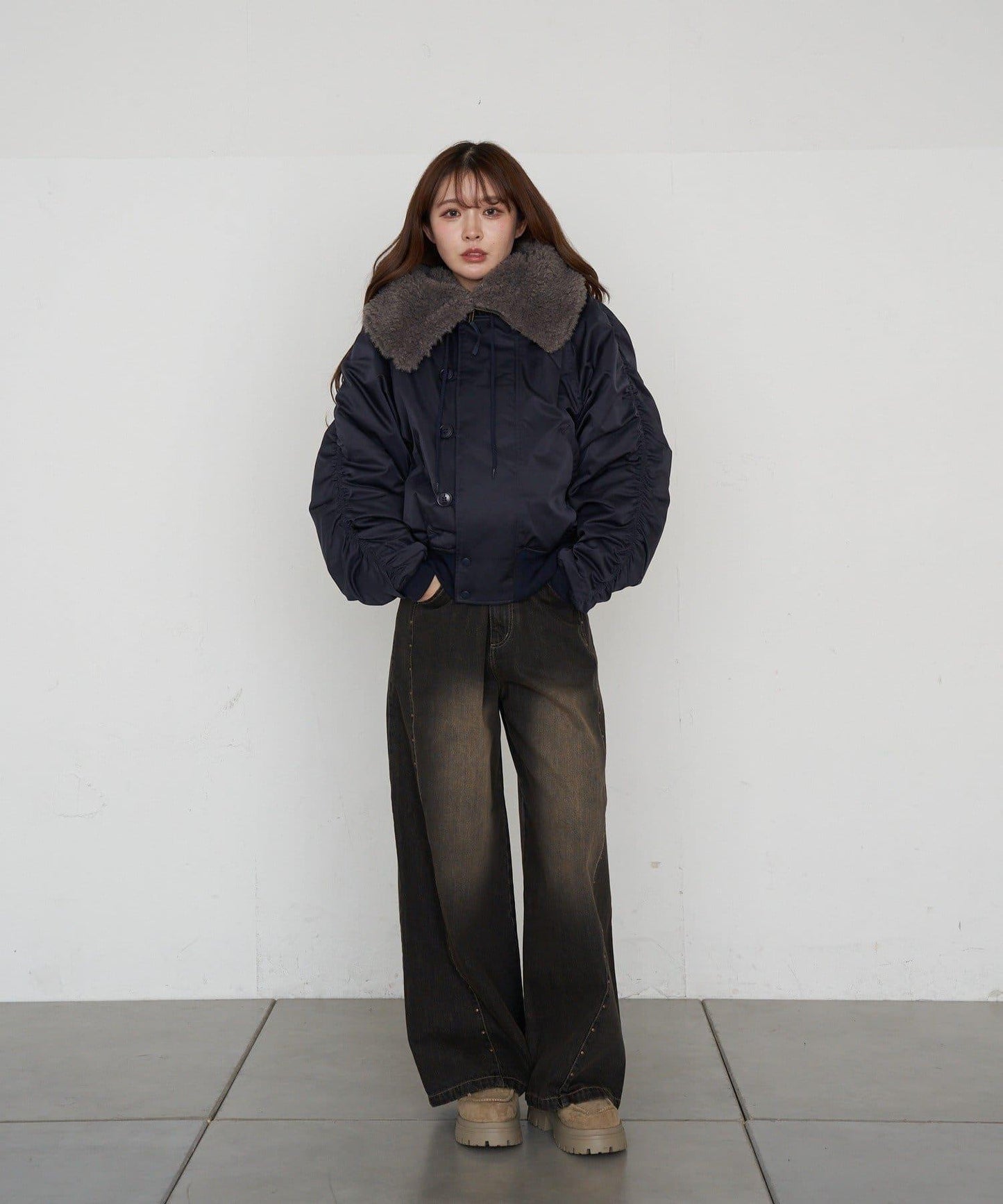 鉚釘設計 闊腿 牛仔面料 牛仔褲