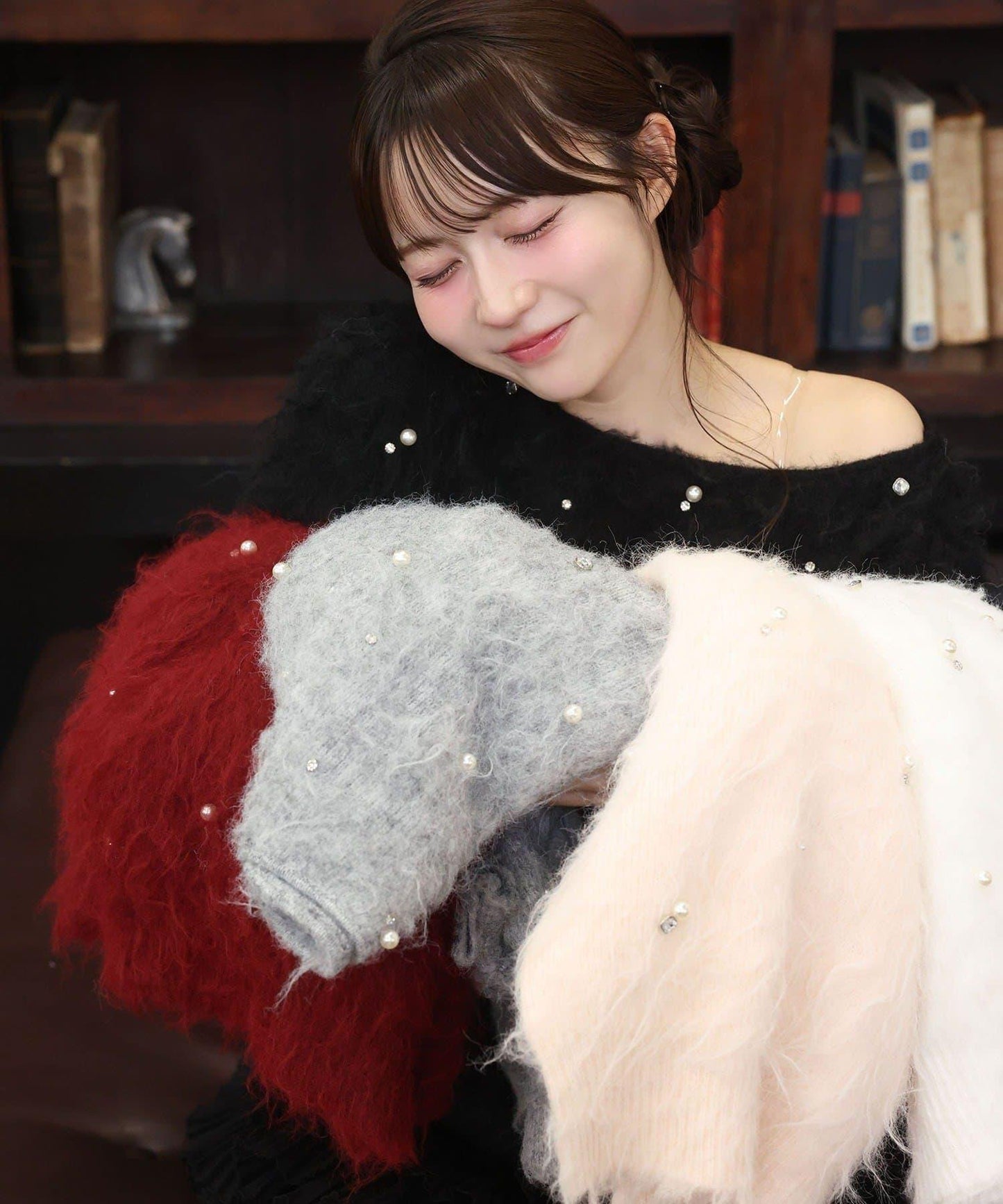 珠飾毛絨針織上衣