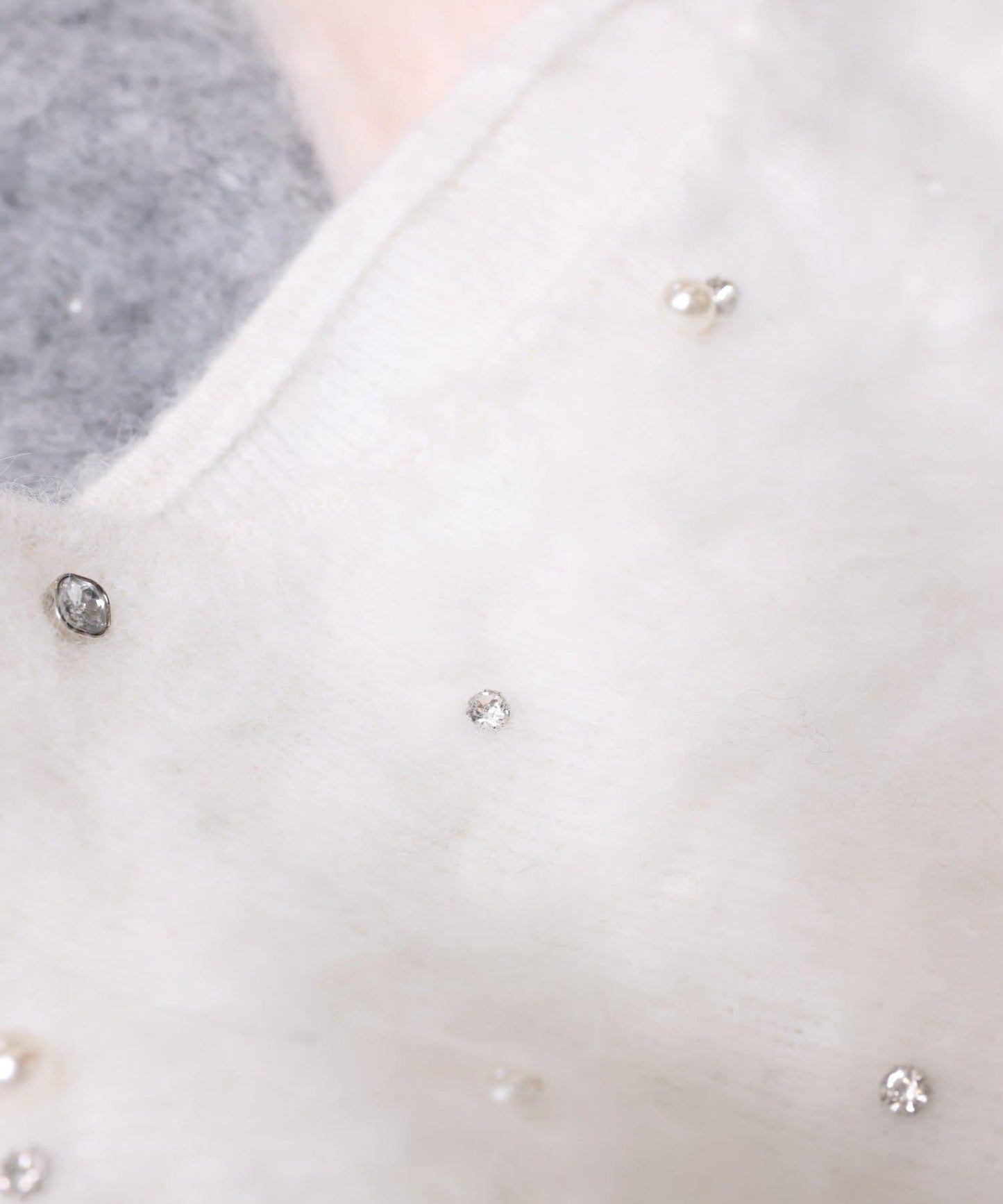 珠飾毛絨針織上衣