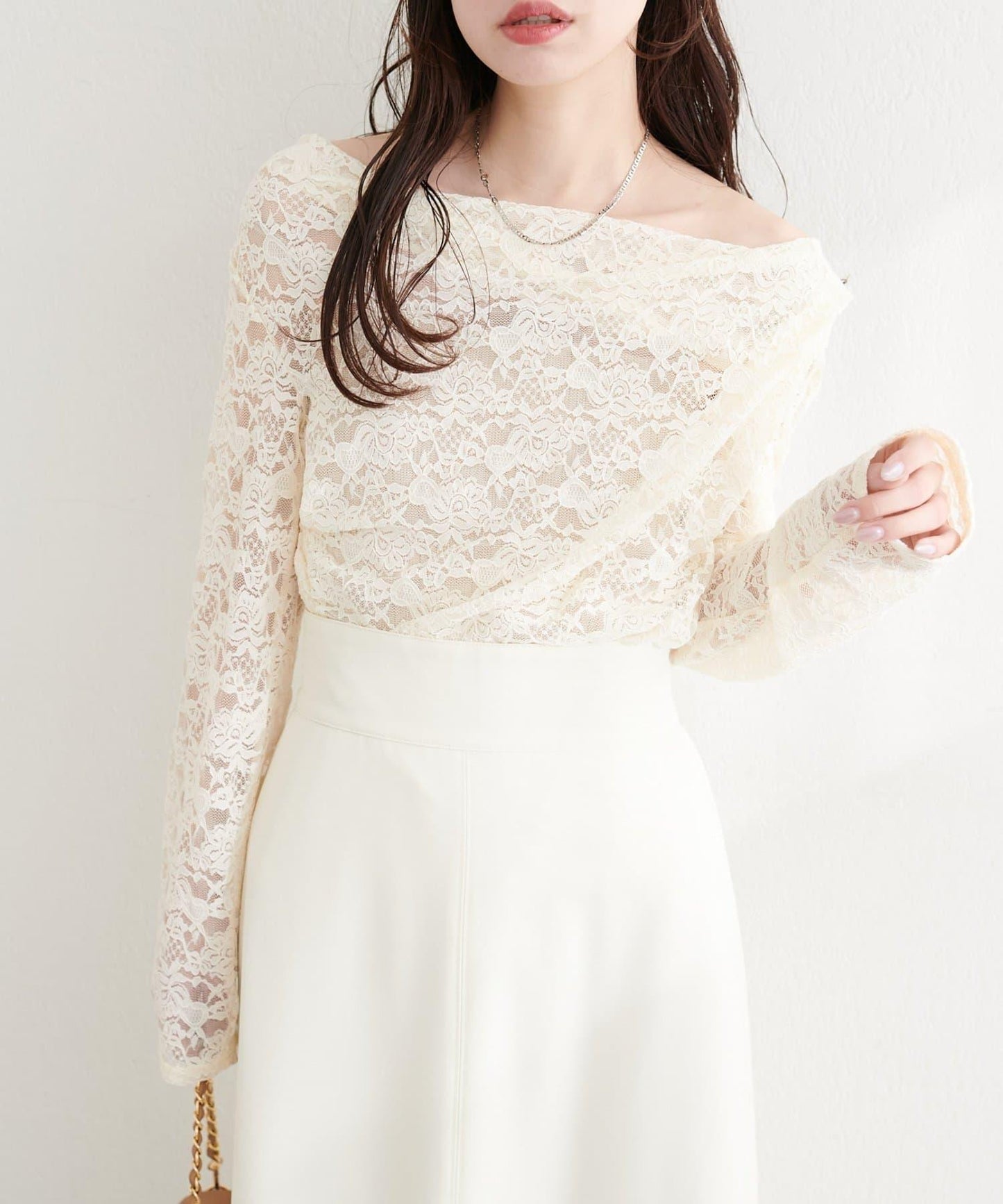 垂墜蕾絲設計套頭上衣