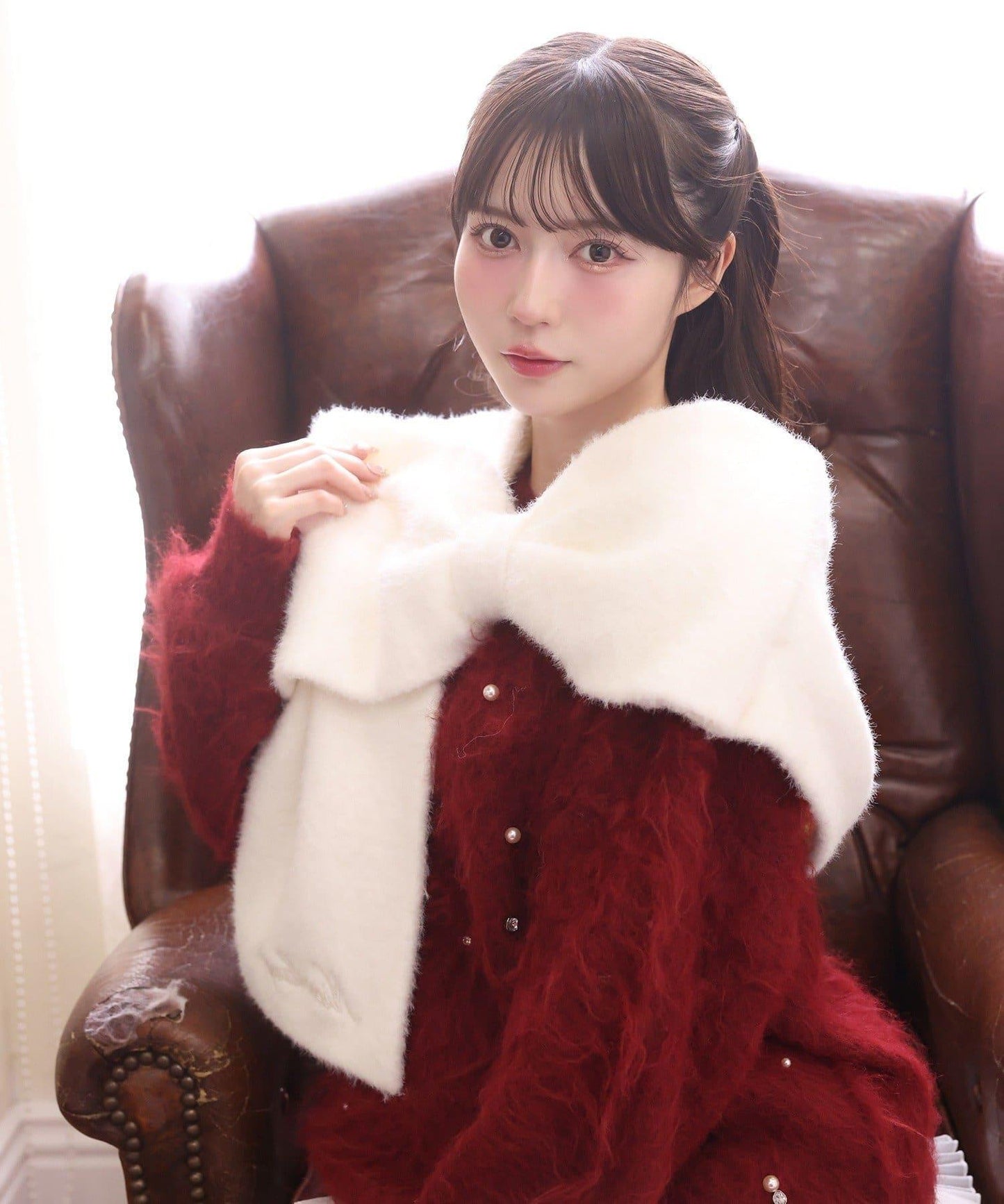 珠飾毛絨針織上衣