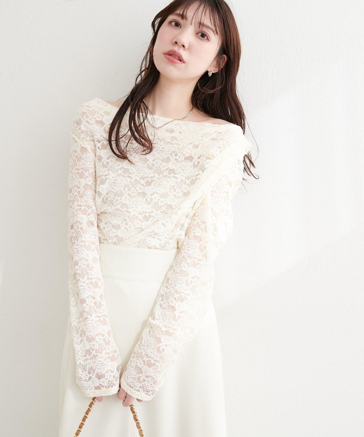 垂墜蕾絲設計套頭上衣