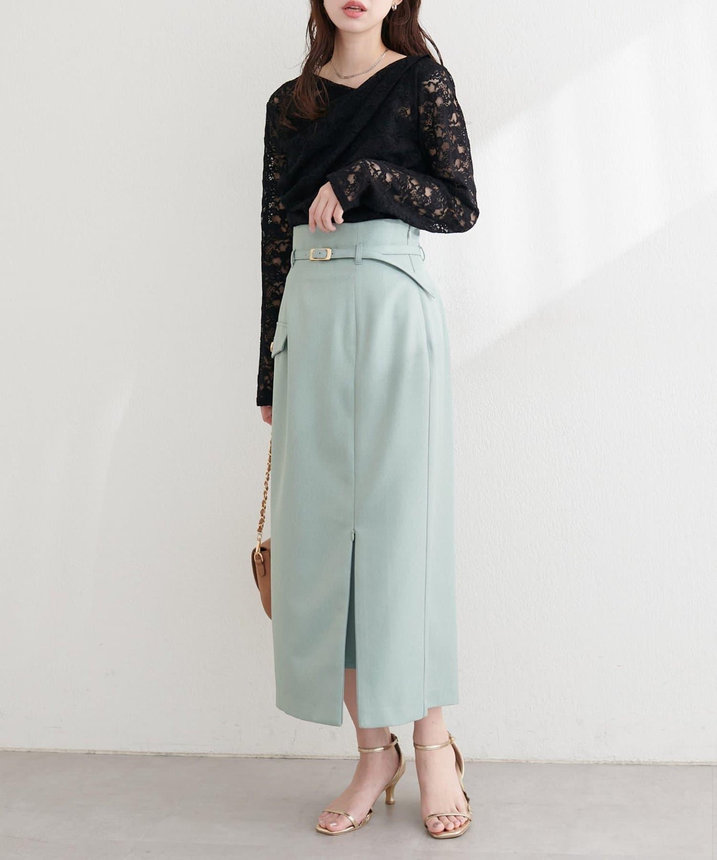 垂墜蕾絲設計套頭上衣