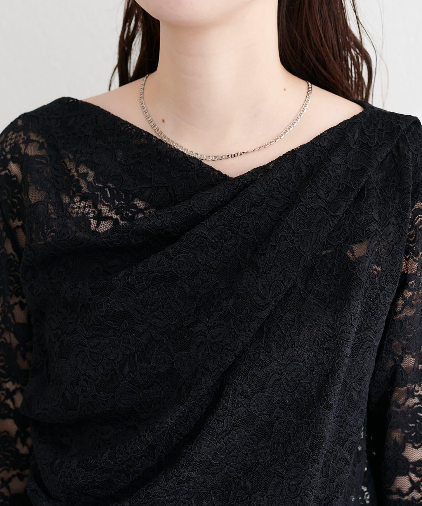 垂墜蕾絲設計套頭上衣