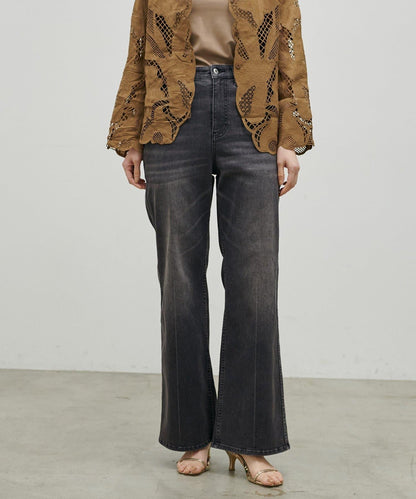 彈力喇叭牛仔褲