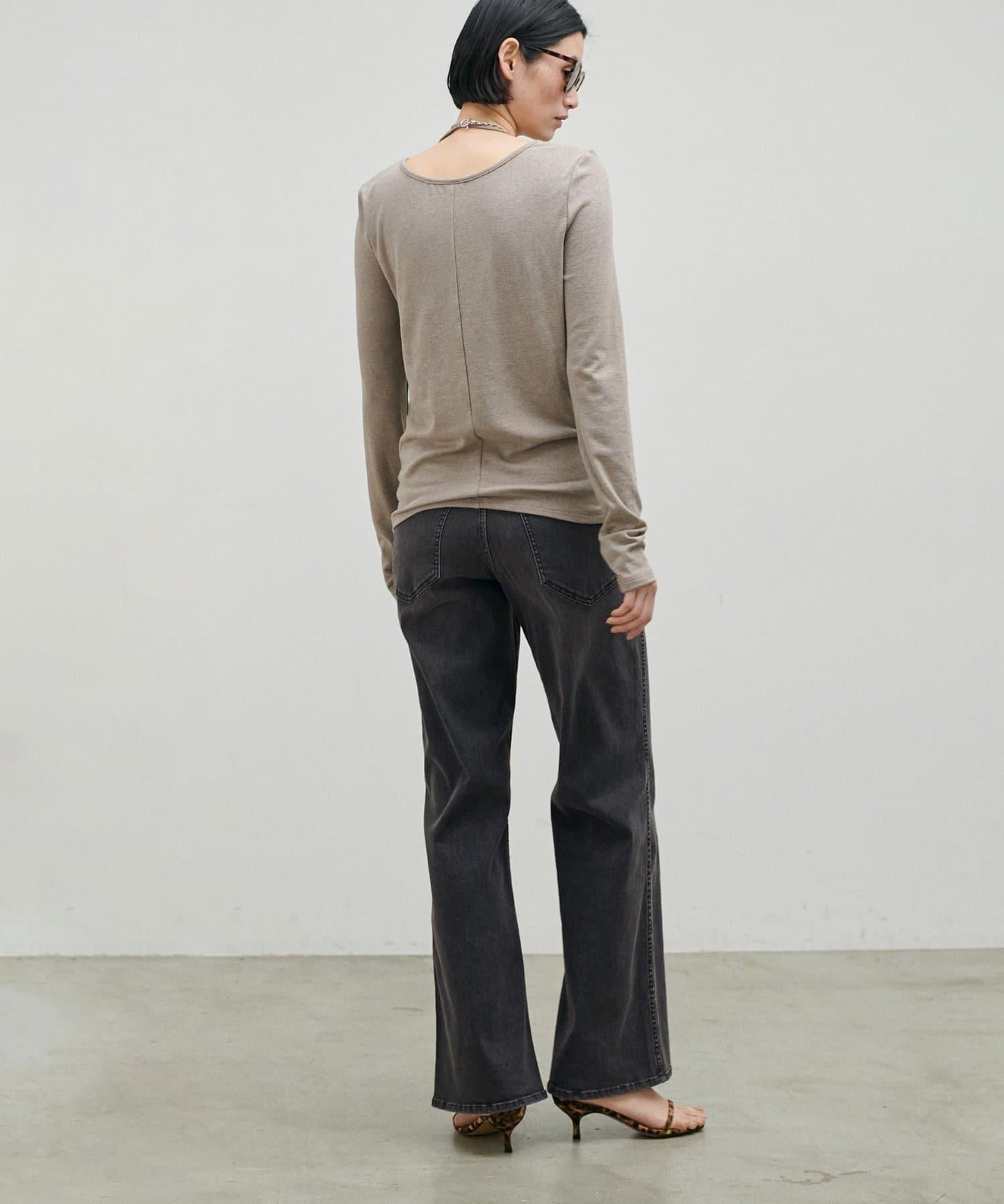 彈力喇叭牛仔褲