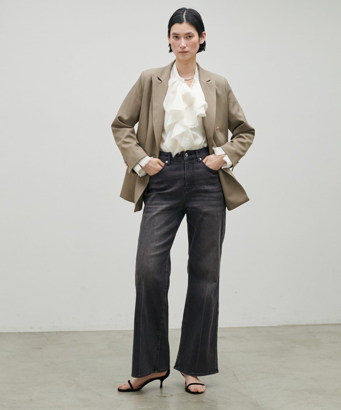 彈力喇叭牛仔褲