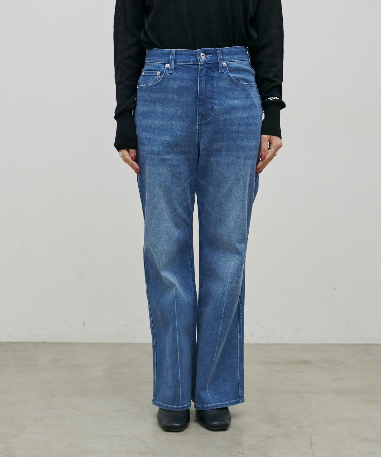 彈力喇叭牛仔褲