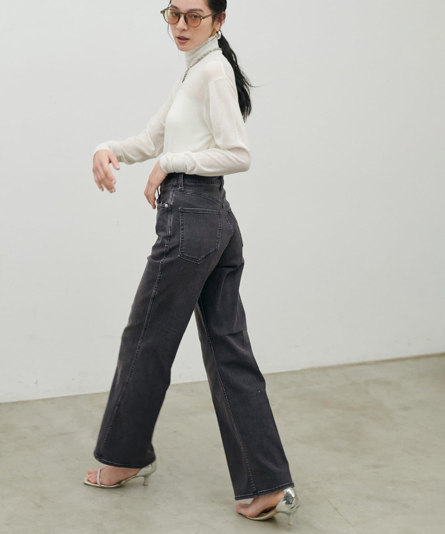 彈力喇叭牛仔褲