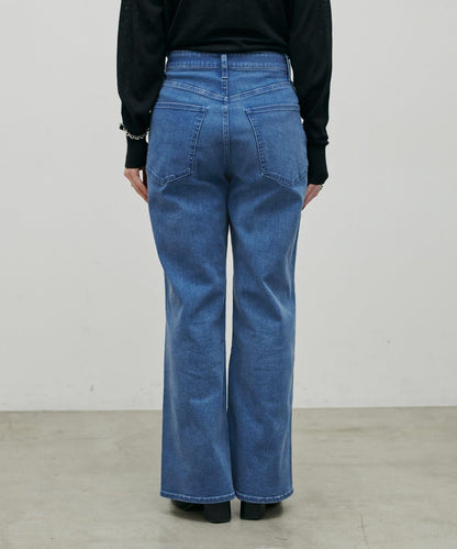 彈力喇叭牛仔褲