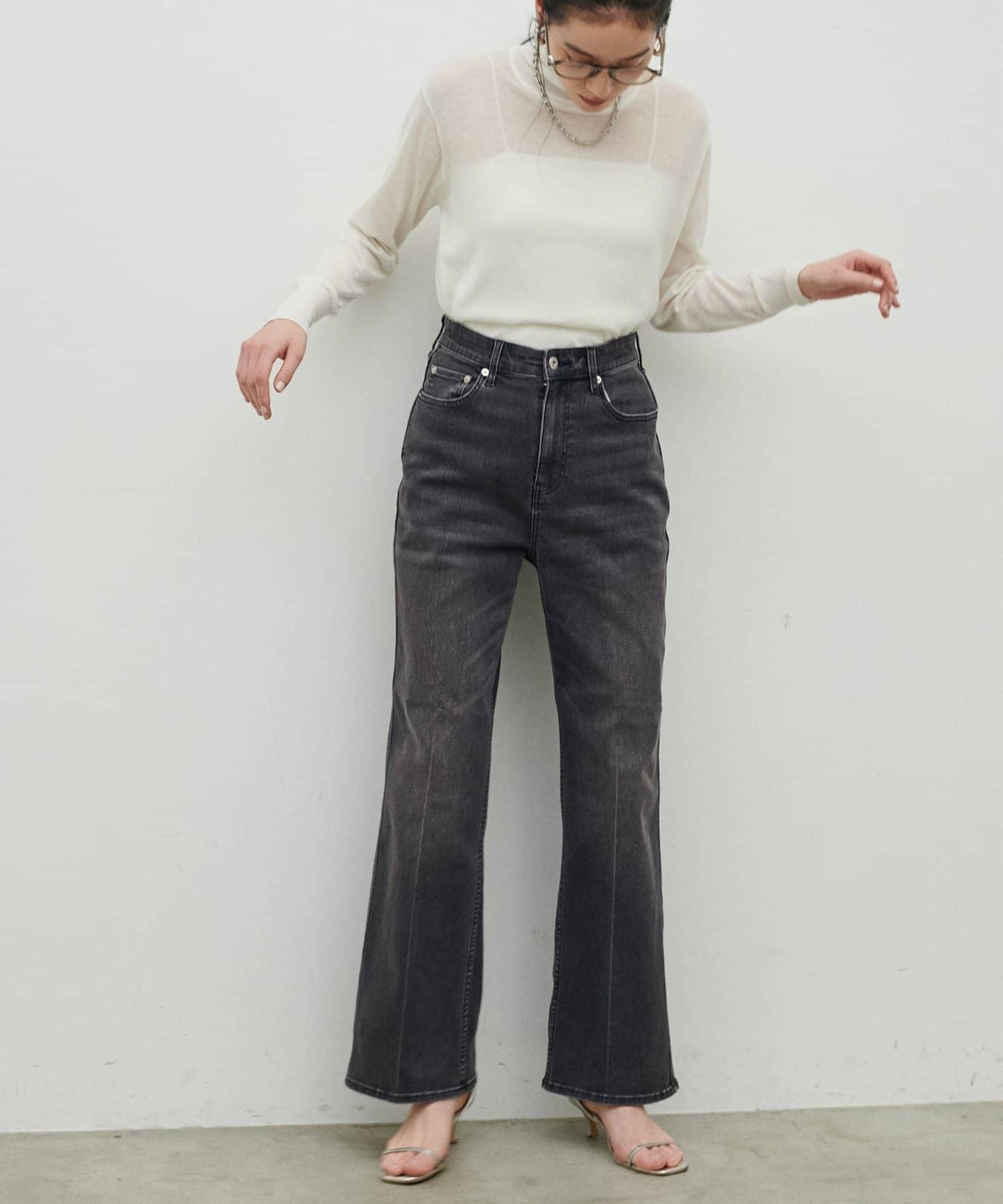 彈力喇叭牛仔褲