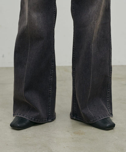 彈力喇叭牛仔褲