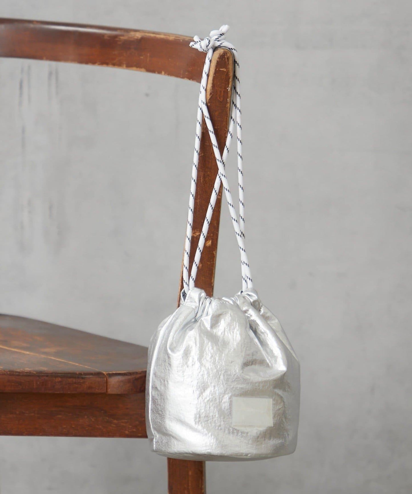 金屬感迷你束口包