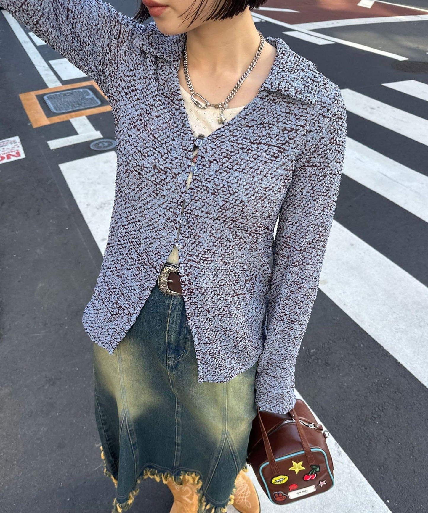 凹凸紋V領開襟襯衫