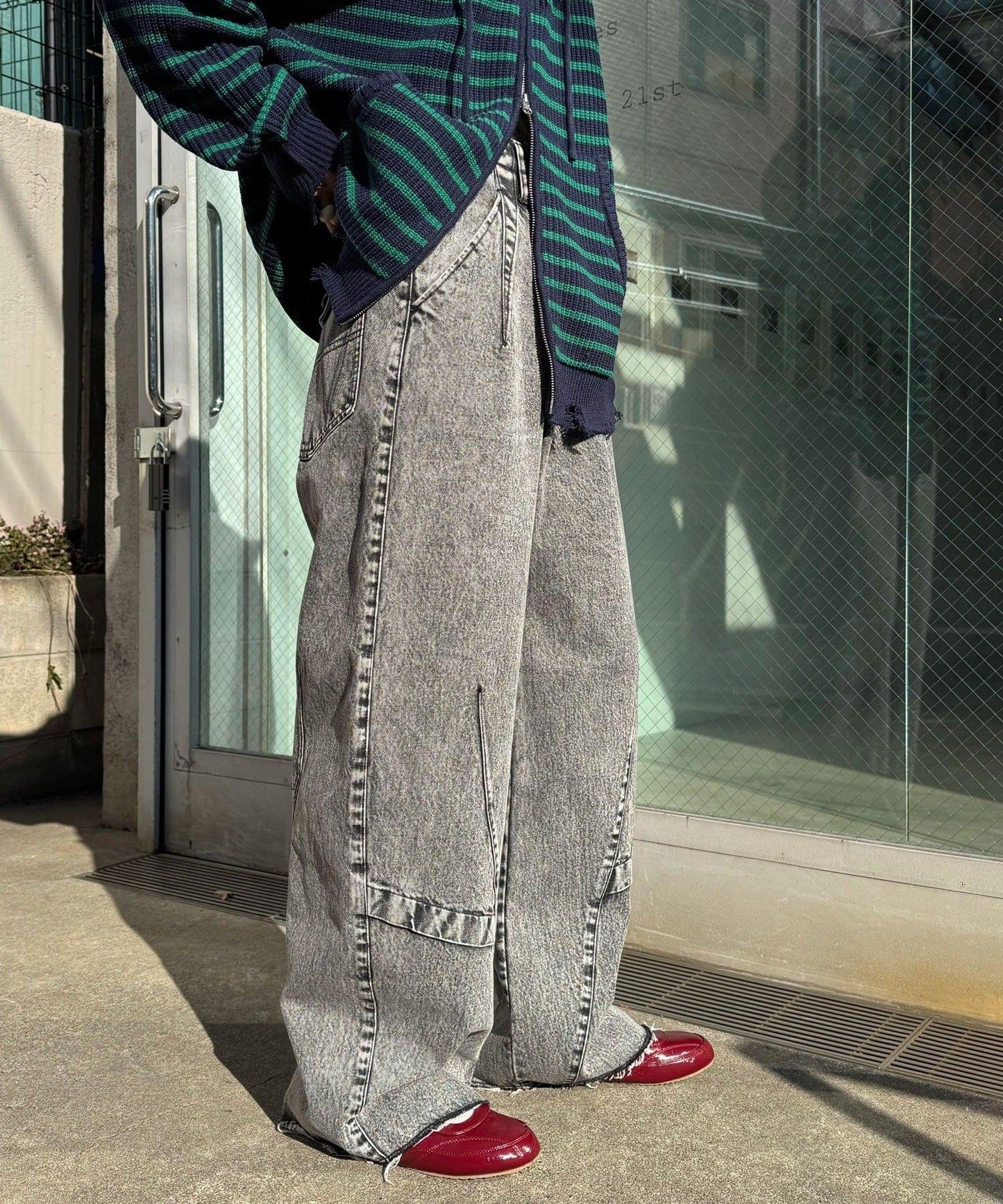 ANTI WARP 拼接弧形闊腿牛仔褲