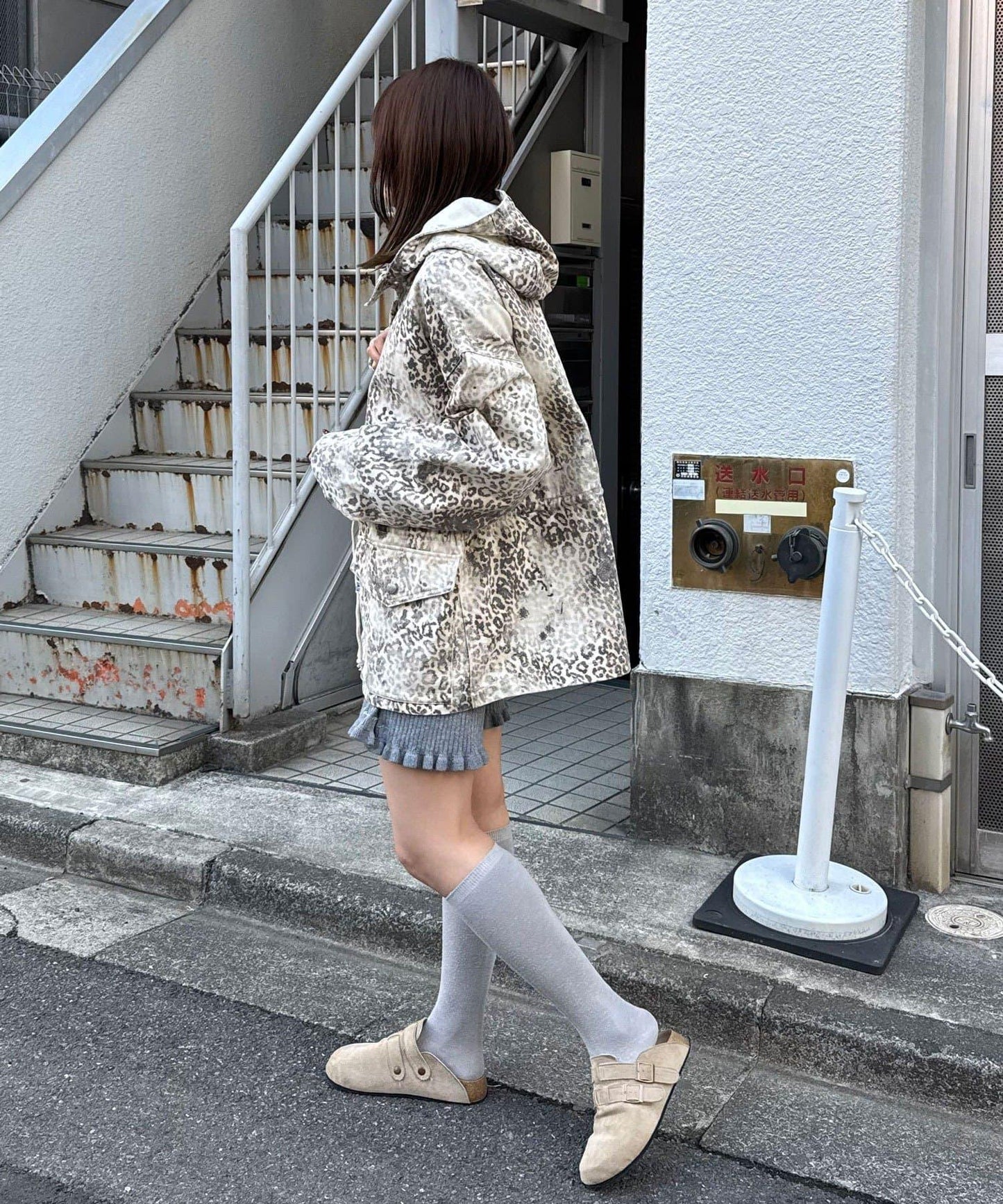 ANTI WARP 牛仔罩衫連帽夾克