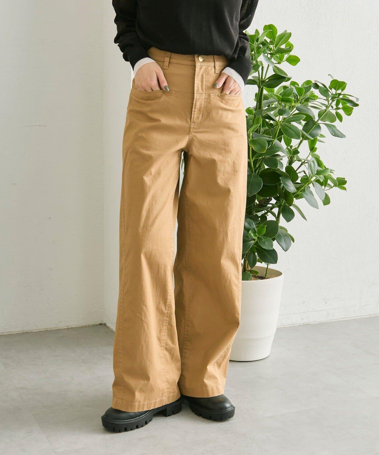 修飾腿部 寬鬆闊腿 拼接 後腰鬆緊設計 褲子