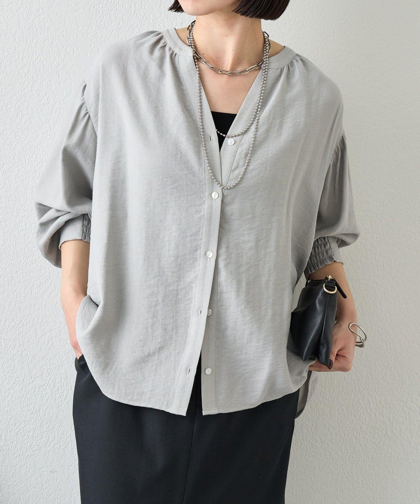 亞麻質感開領設計襯衫