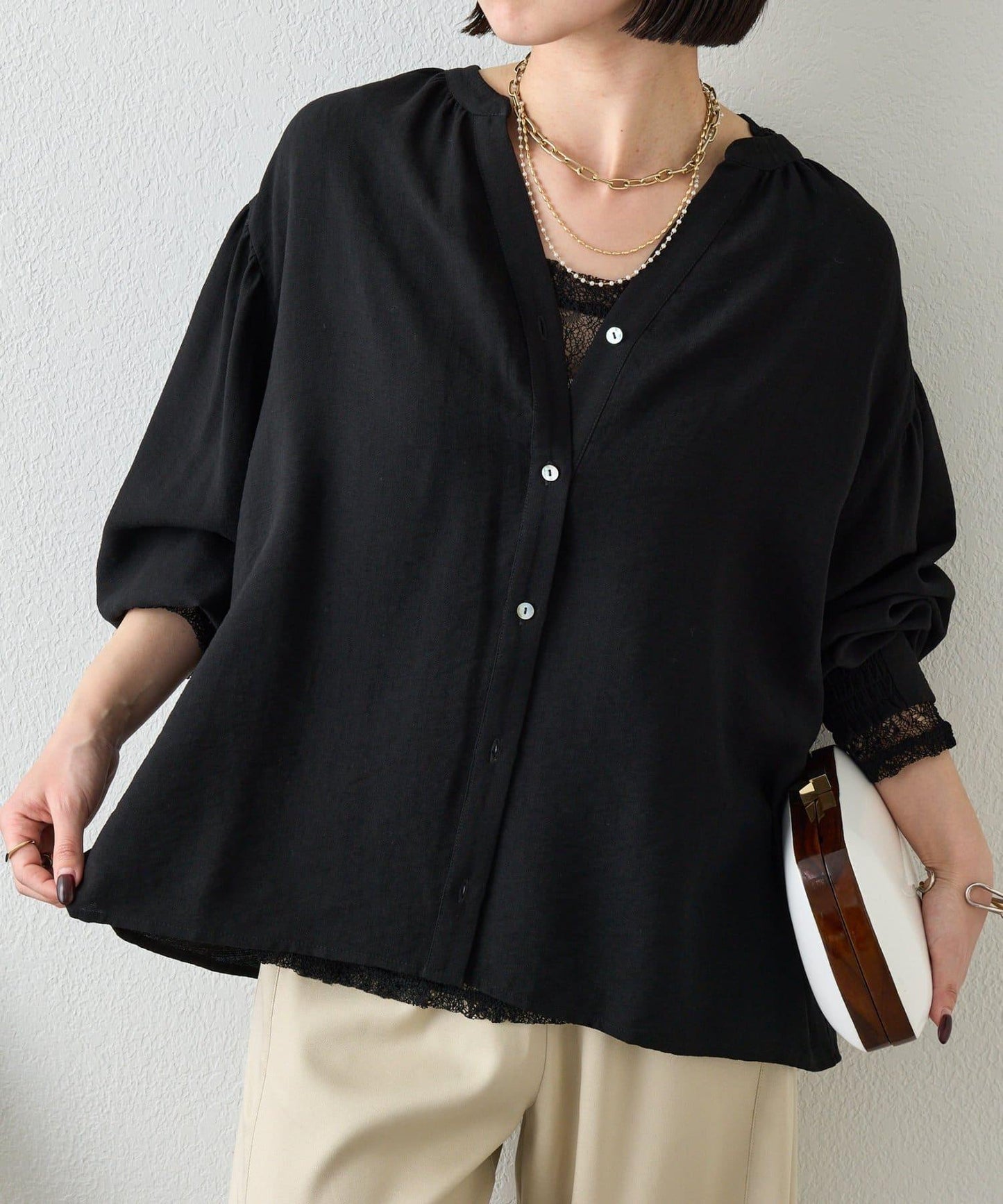 亞麻質感開領設計襯衫