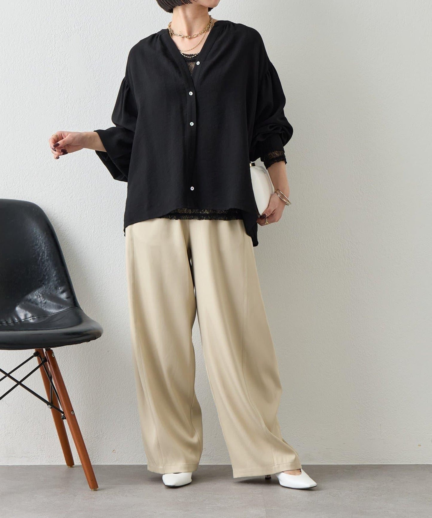 亞麻質感開領設計襯衫