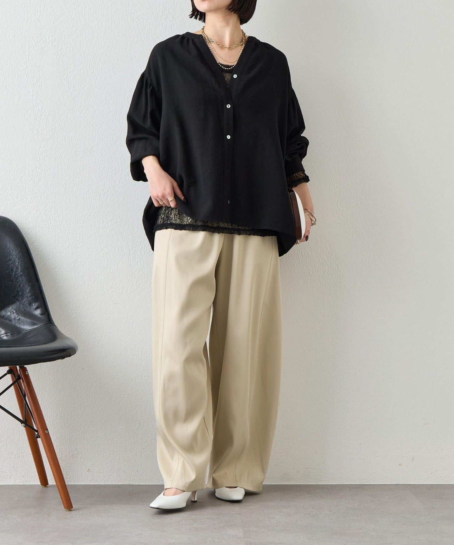 亞麻質感開領設計襯衫