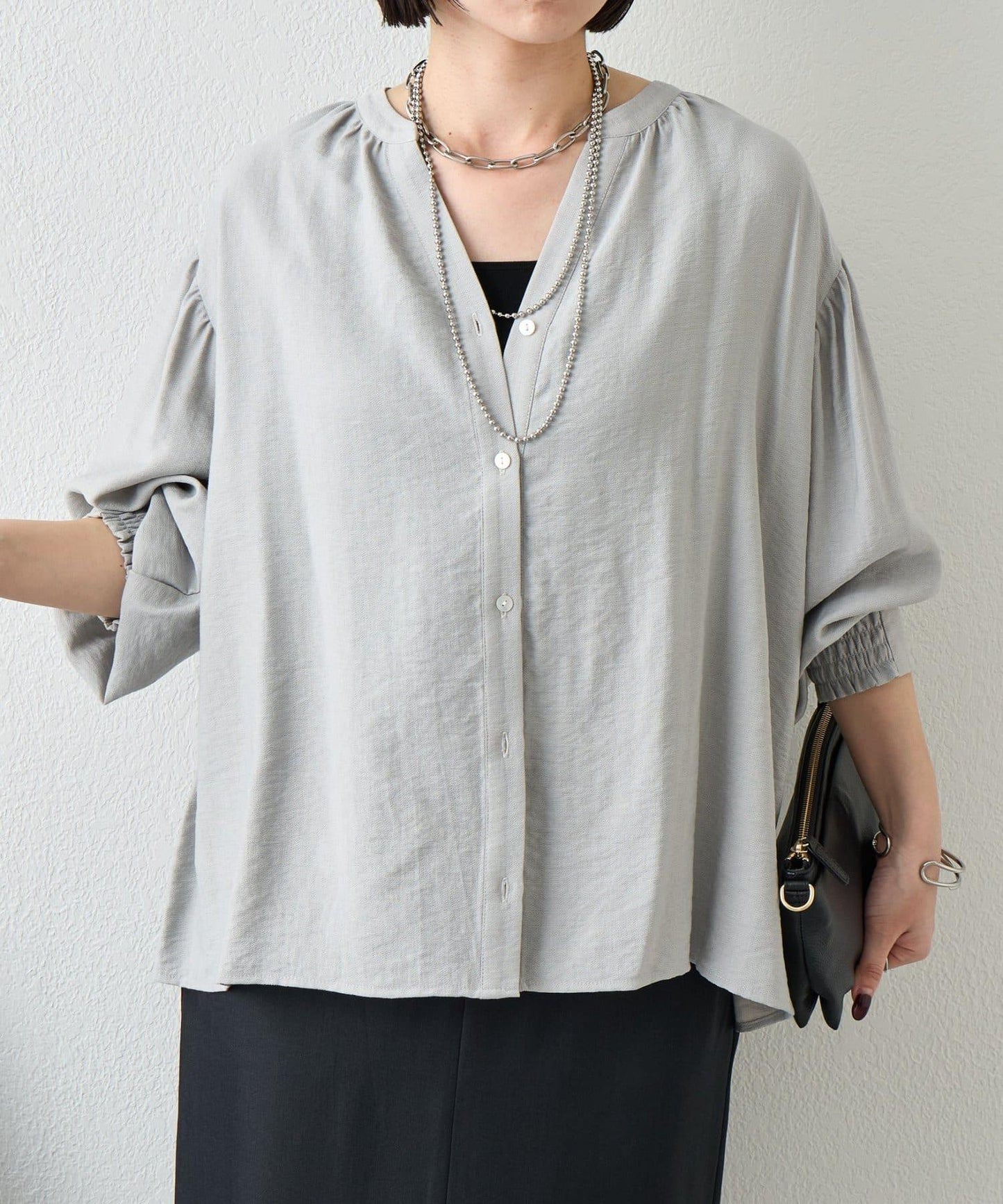亞麻質感開領設計襯衫