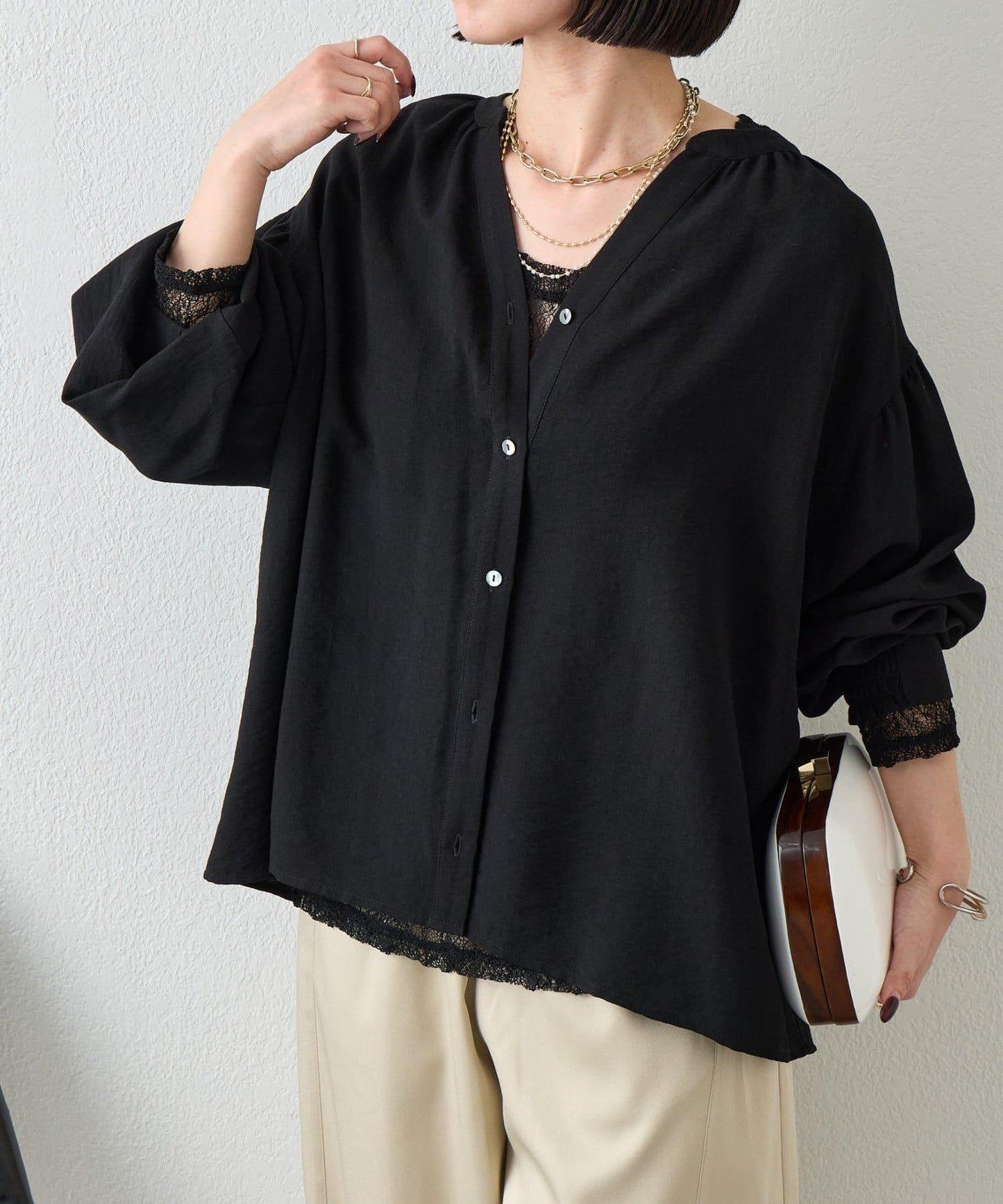 亞麻質感開領設計襯衫