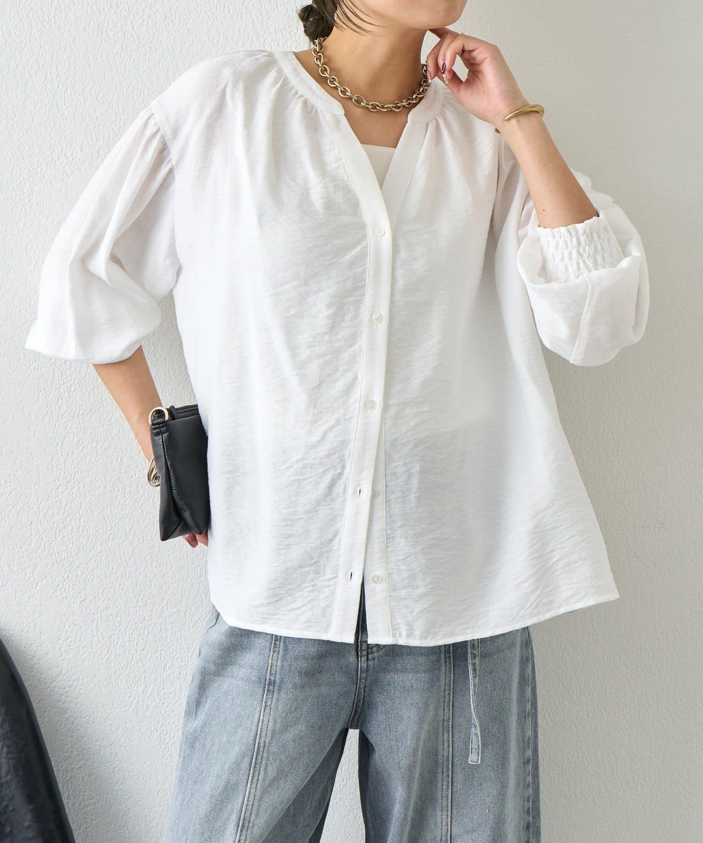 亞麻質感開領設計襯衫
